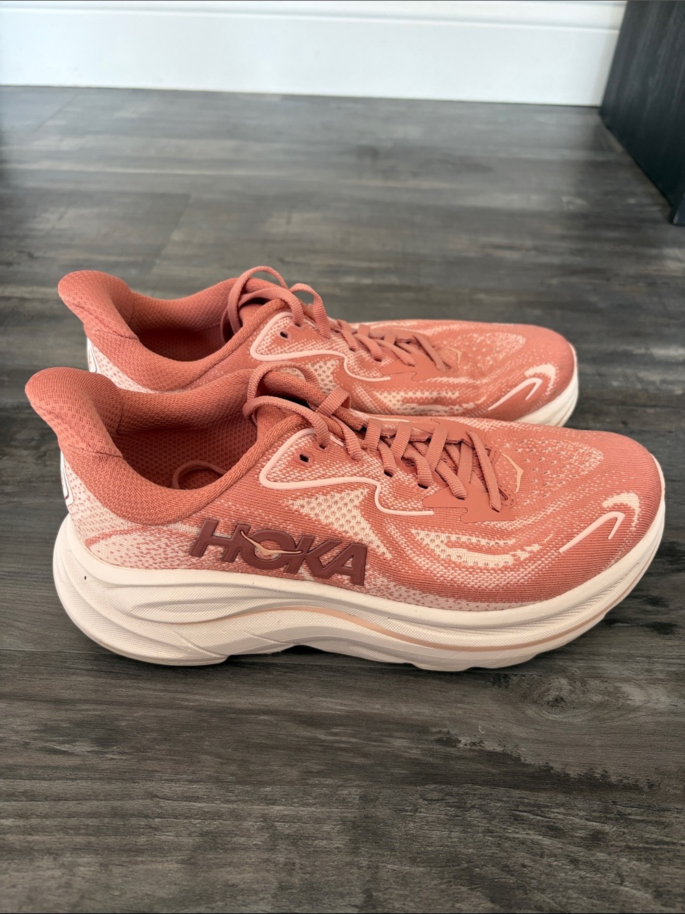 Hoka One One Clifton 10
